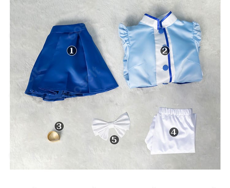 セット内容一覧。トップス、スカート、ショートレギンス、蝶ネクタイ、髪飾り、帽子を撮影。