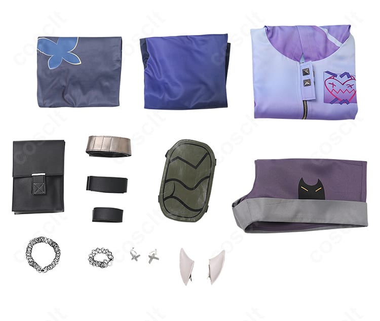 クローヴ コスプレ衣装 セット内容一覧。コート、インナー、ショートパンツ、アクセサリー類一式を並べて表示。