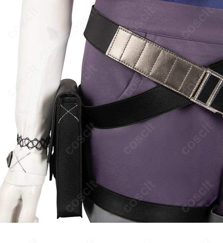 クローヴ コスプレ衣装 腰部のレッグポーチとベルト。実用的な収納とデザイン性を両立。