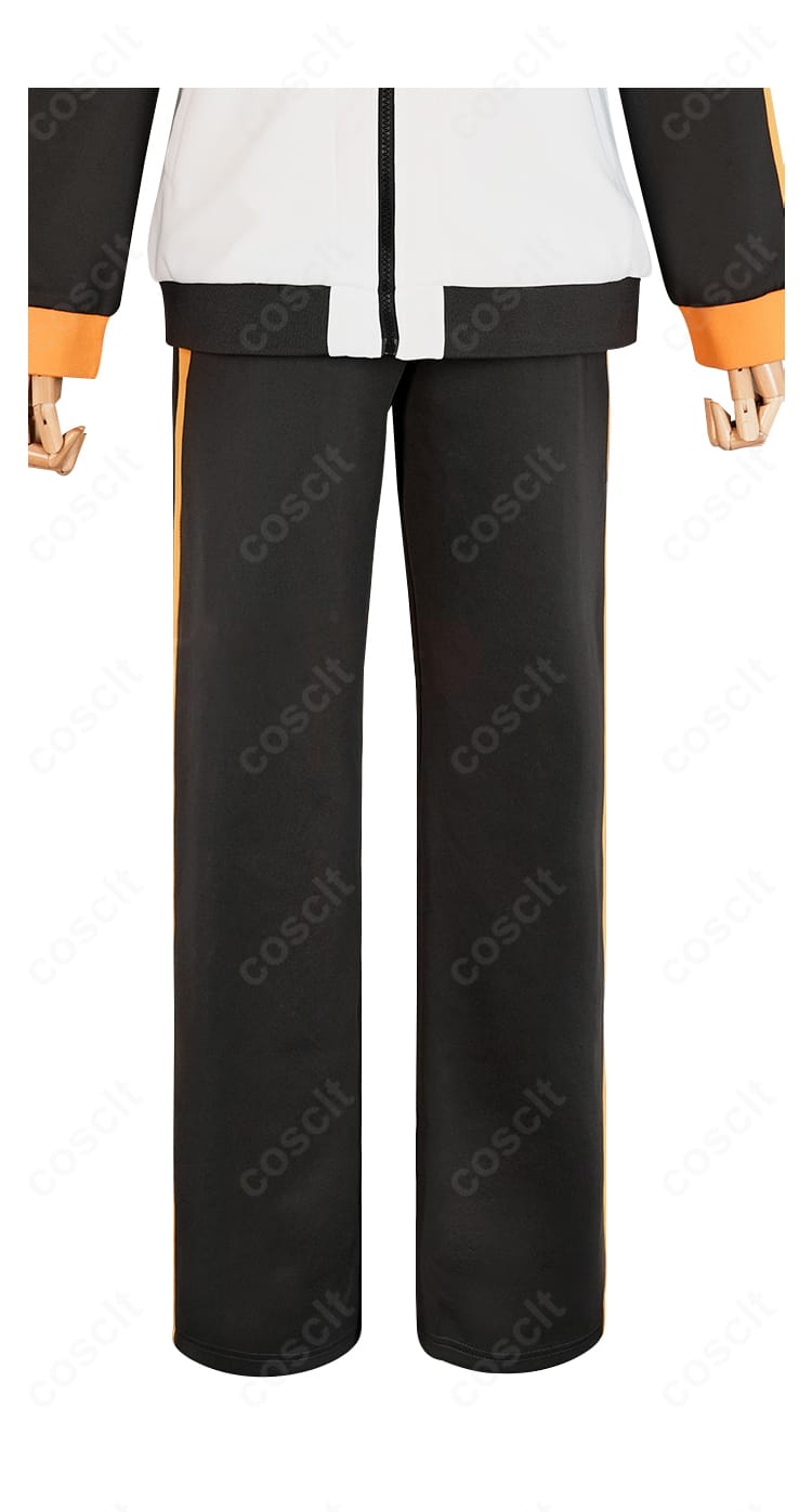 ナツキ・スバル衣装のズボン前面ディテール。フロントの縫製、程よいフィット感、まっすぐなラインが見えます。