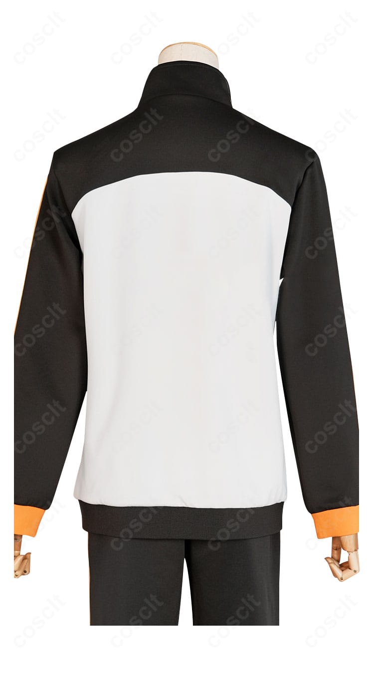 ナツキ・スバル衣装の背面。背中の切替配置と裾のバランスを丁寧に再現しています。