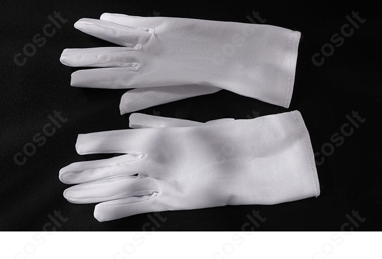 手袋ディテール。フィット感の良い縫製で着脱しやすく撮影ポーズにも最適。