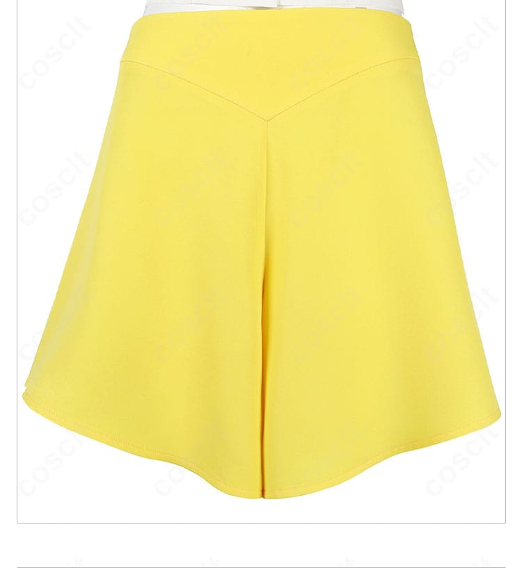 セットのパンツ代替アイテムに相当するボトムディテール。動きやすさとスタイルの両立を説明。