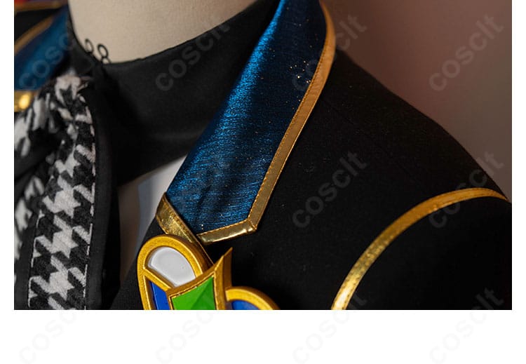 襟元の装飾ディテール。丁寧なステッチと装飾ラインの仕上がりを示すクローズアップ