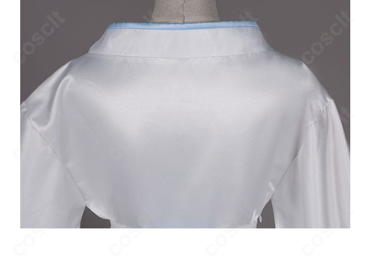 神化衣装の背面ディテール、布地の質感と装飾配置を確認できるカット