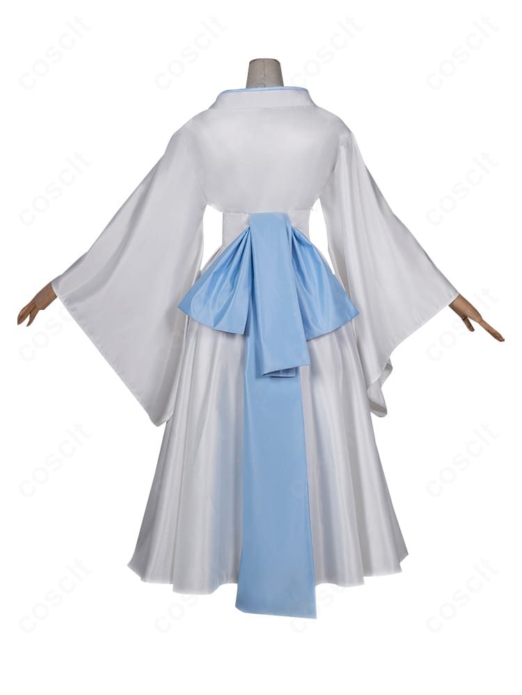 九条和音 神化衣装コスプレの背面、フードと後ろ姿のラインを忠実再現