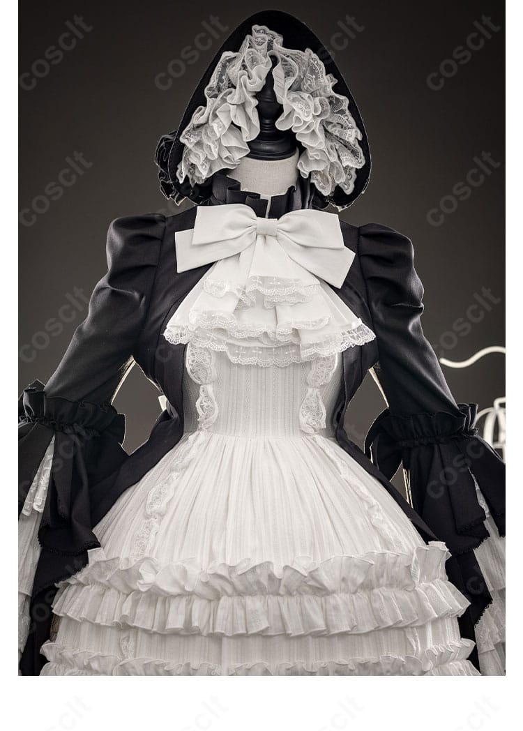 ドレス上部の装飾。襟・胸元の特徴的なアクセントパーツを明瞭に表示。