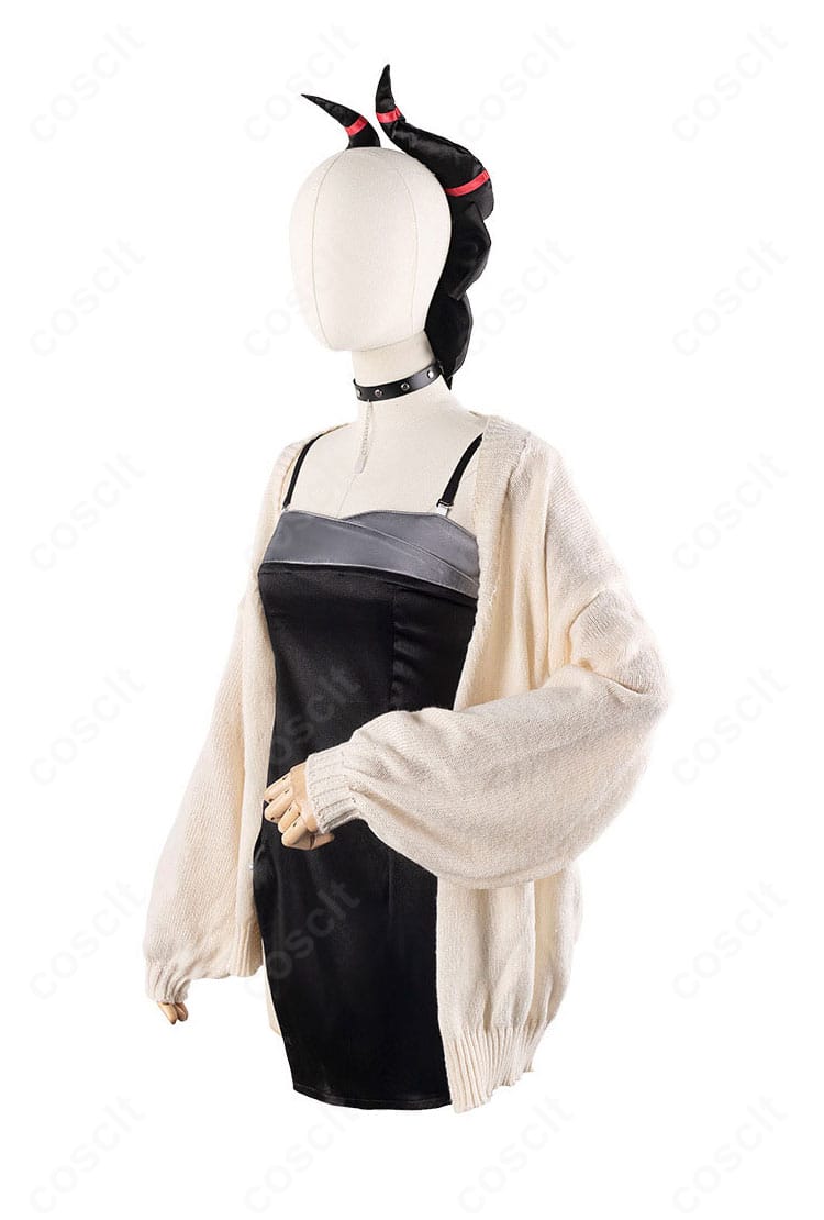 鬼方カヨコ コスプレ衣装の左側面。袖口とウエストラインのシルエット確認用