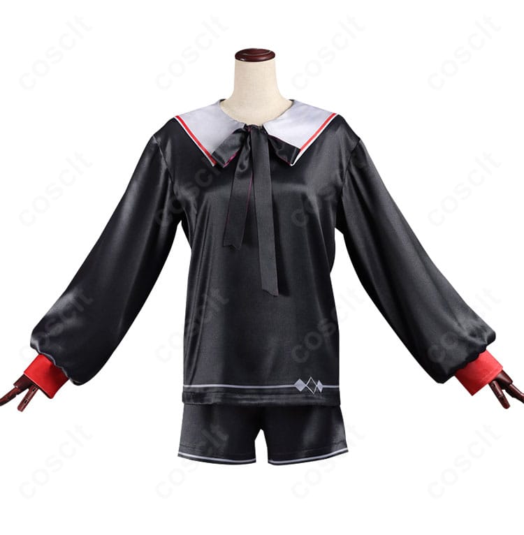 アルレッキーノ幼少期コスプレ衣装の正面全身。端正なシルエットと落ち着いた色味が特徴。