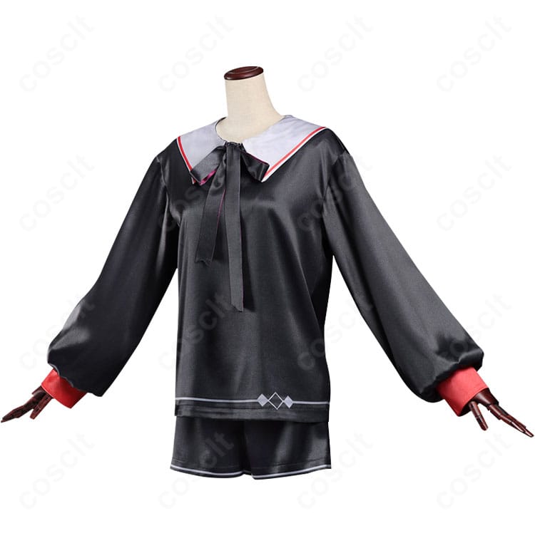 アルレッキーノ幼少期衣装の側面。直線的なカッティングと美しいラインを確認できます。