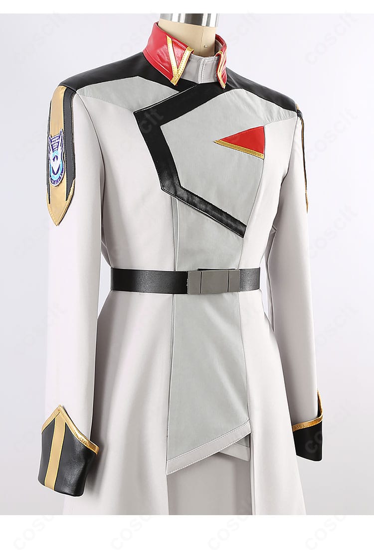 マリュー・ラミアス衣装の装飾ディテール。刺繍とパーツの質感が分かる近景。