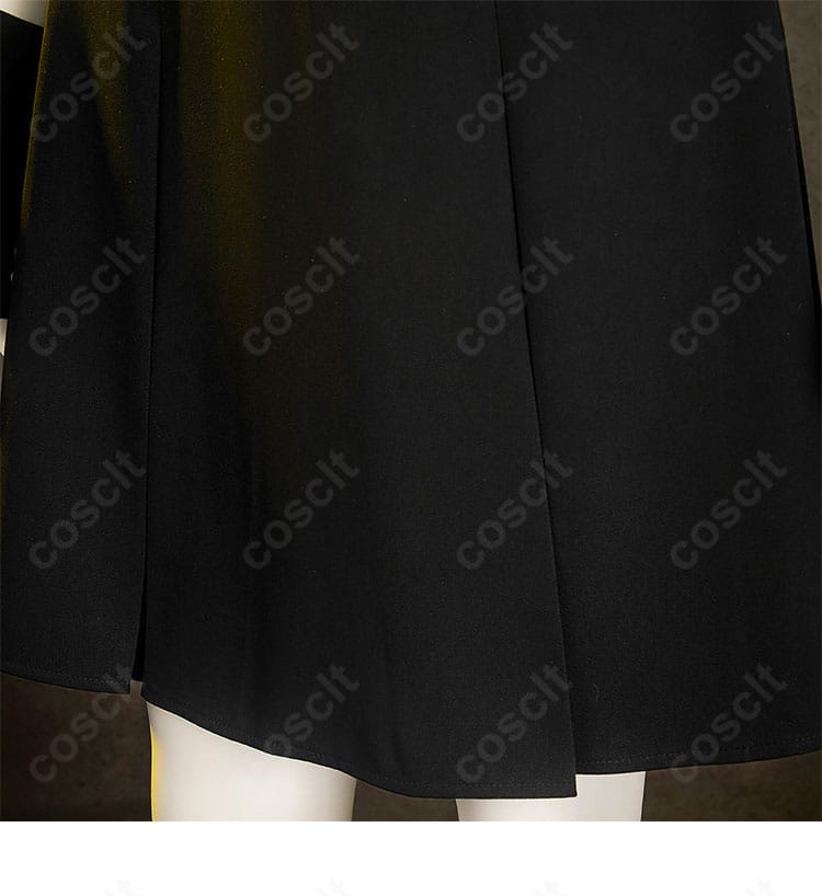 裾まわりのデザインディテール。スカートのドレープと縁取りの見え方を再現。