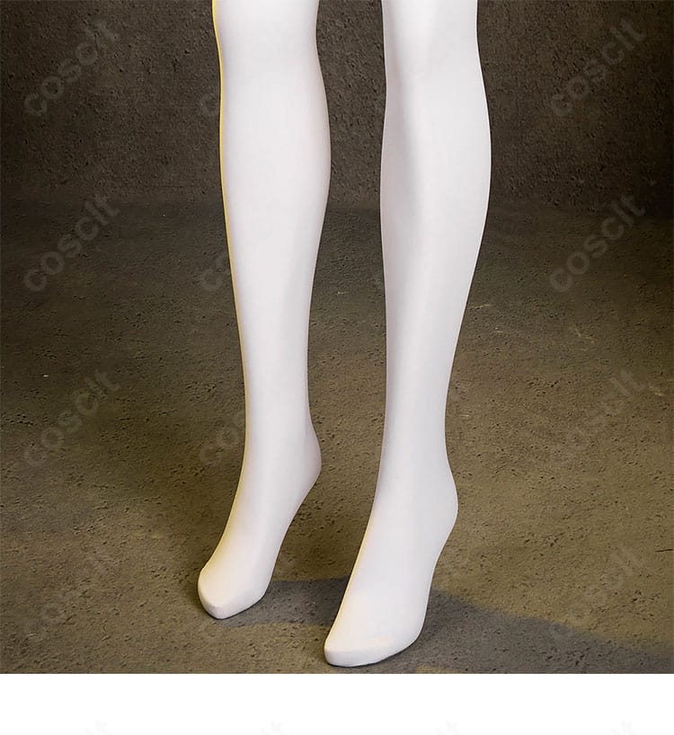 タイツの生地感ディテール。脚線を美しく見せるフィット感のある仕上げ。