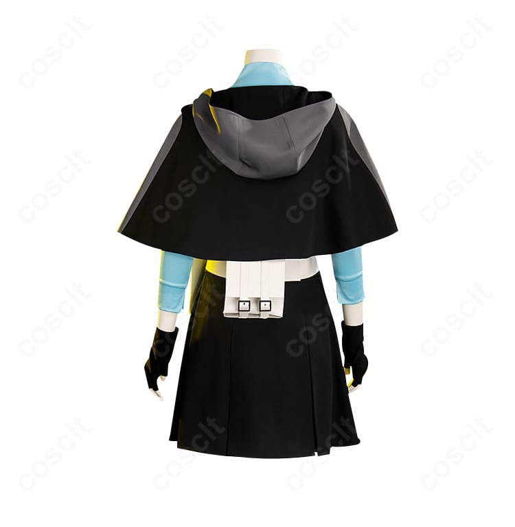 山岸風花 新戦闘服の背面ディテール。マントの広がりと背面パネルのラインを明瞭に再現。