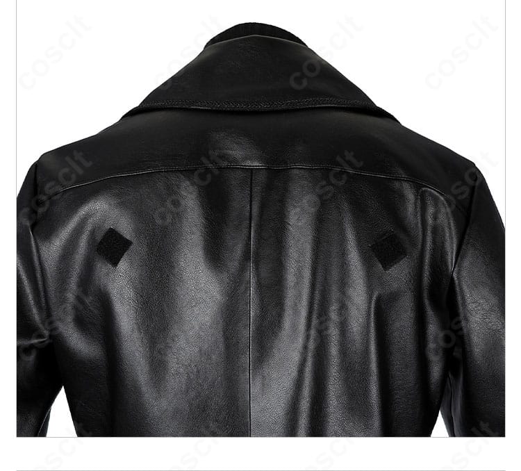 セフィロスコスプレ衣装の背面装飾詳細。ベルト取り回し