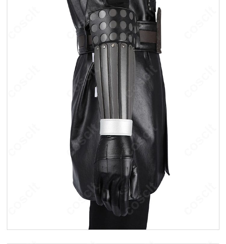 セフィロス少年期コスプレの首飾りと手袋側面の装飾詳細