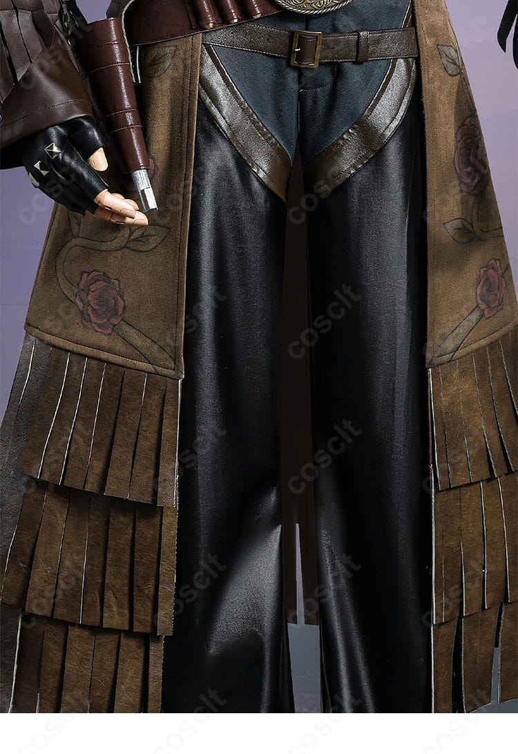 トップスとズボンの装飾。ステッチラインとサイド装飾の整列感を示す。