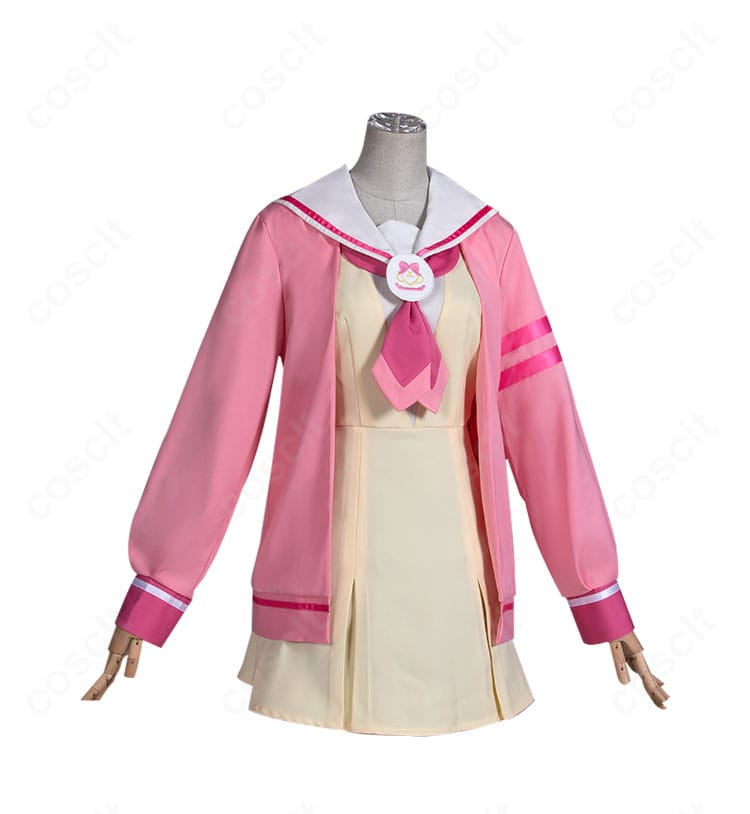 真中らぁら 冬服制服コスプレの側面。コートのラインとスカートの広がり、バランスを確認できる画像。