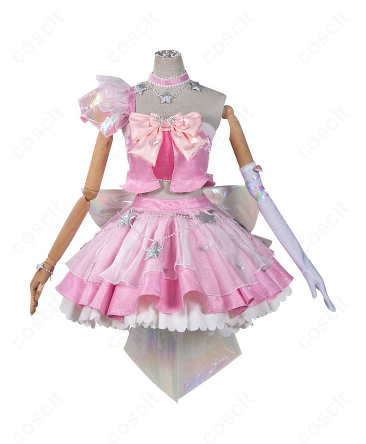 春音あいら コスプレ衣装の正面全身。トップスとスカートの配色、胸元リボンがはっきり見える。