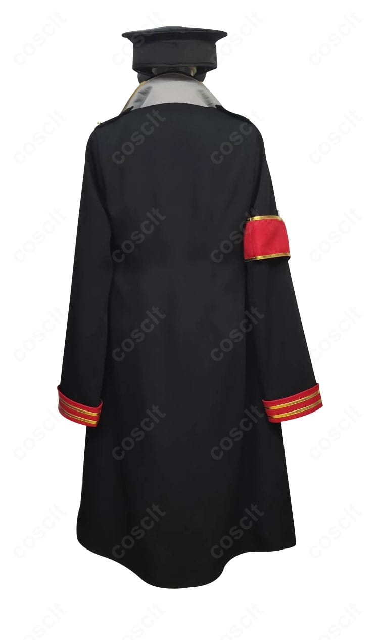 元宮チアキ コスプレ衣装の背面。コートの後ろ姿のシルエットと裾の広がり、背中のラインが分かる画像。