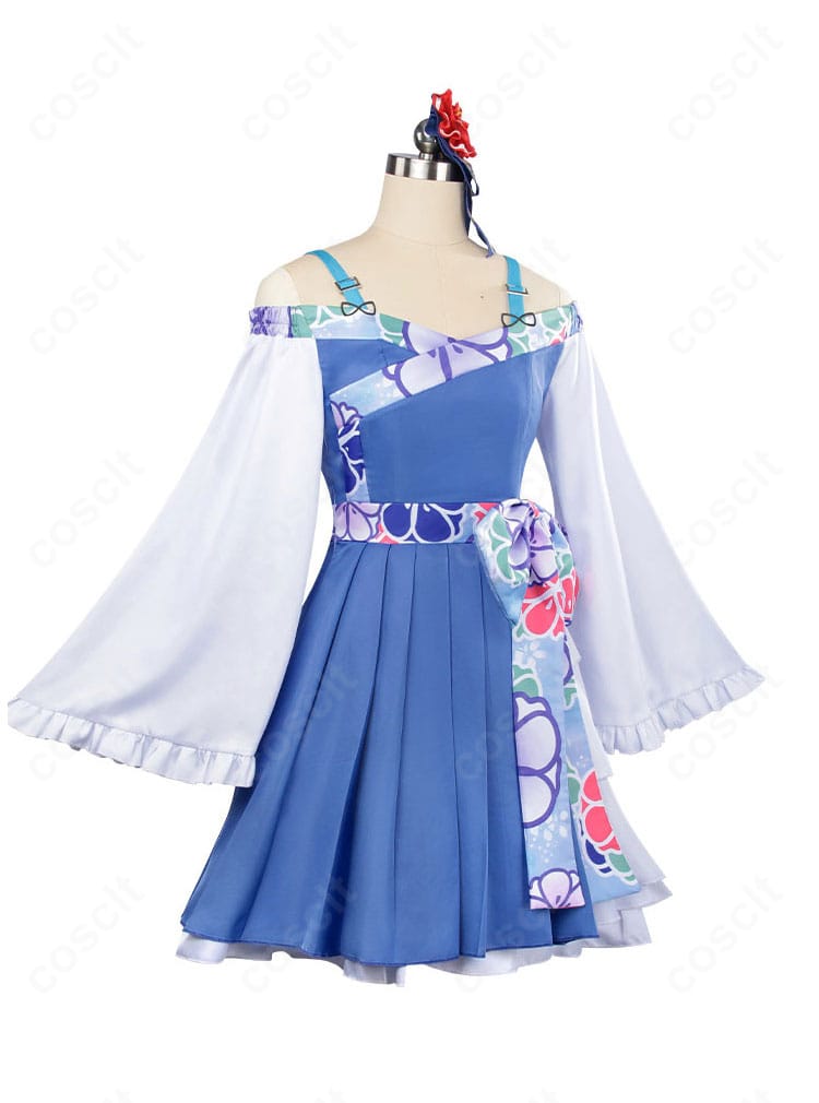 サラ・ダ・オディン衣装の側面。ウエストから裾にかけてのシルエットとプロポーションを強調した画像。