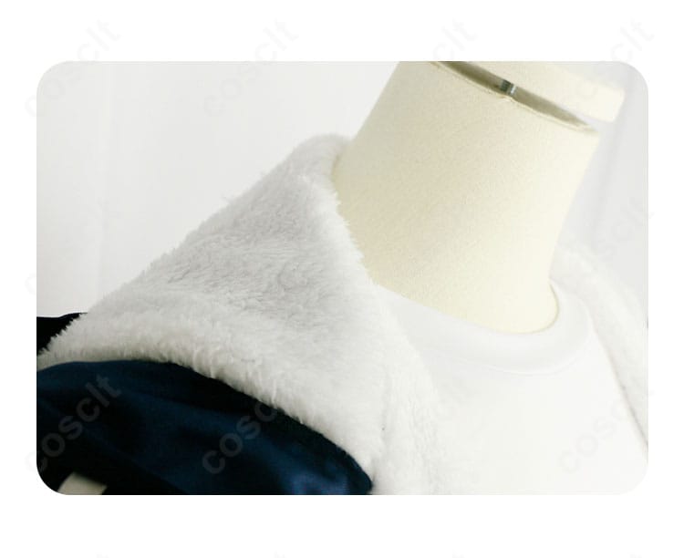 井芹仁菜 コスプレ衣装 襟元装飾ディテール。Tシャツのネックラインとコートの縁取りの仕上げ。