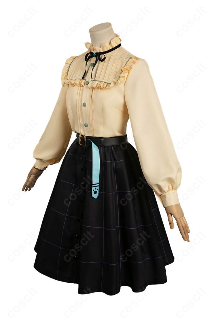 ウマ娘 マンハッタンカフェ私服コスプレの側面。袖口やベルト位置などシルエットの美しさを確認できる画像