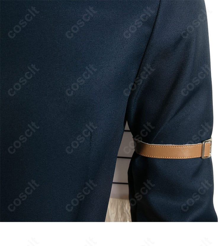 ナツ・ドラグニル衣装の肩・袖ディテール。縫製ラインと装飾パーツの質感が分かる拡大写真。