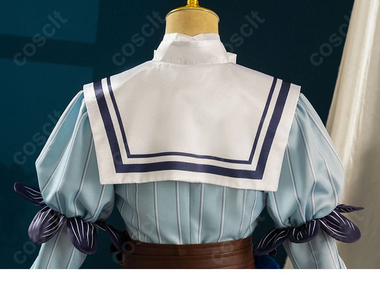 背面装飾のクローズアップ。後ろ姿の再現度とシルエットの美しさを訴求