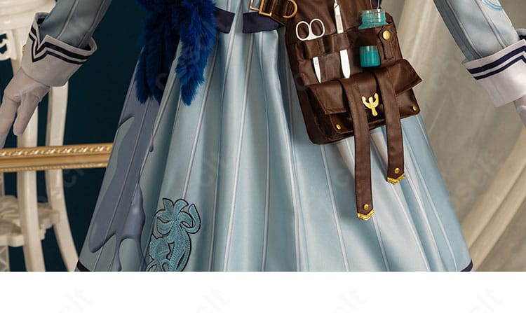 腰部の装飾ディテール。バランスよく配置された飾りパーツの質感が分かる写真