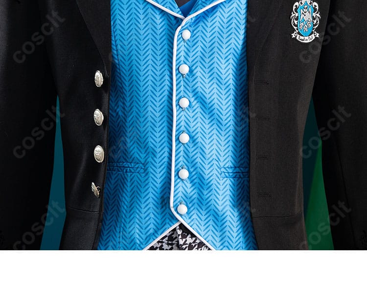 門襟の刺繍ディテール。精緻なステッチと整った縁が学園の格式を表現。