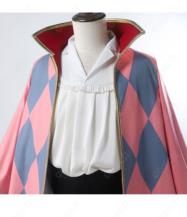 ハウルのコスプレ衣装 シャツの襟元ディテール。開き具合とステッチの整い、清潔感ある白の発色を強調