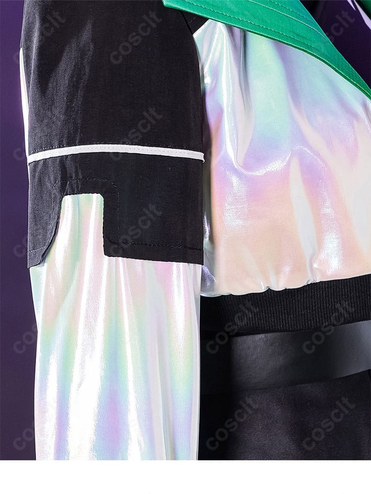 草薙寧々コスの袖口装飾。ステッチと装飾パーツ、素材の切り替えが分かるディテール。