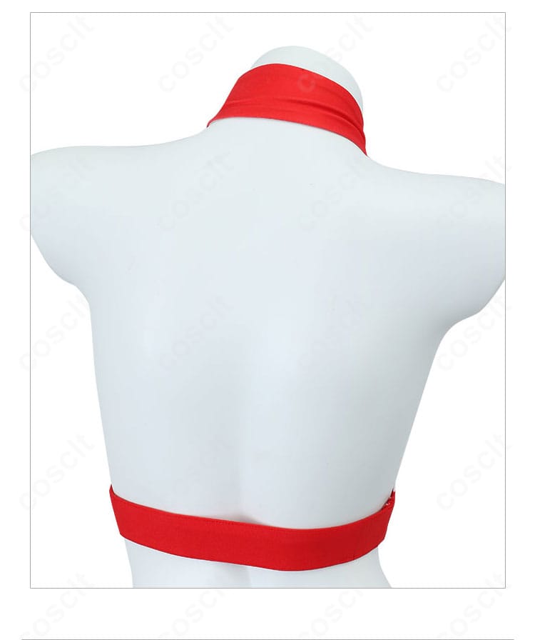 衣装背面のディテール。留め位置や縁取り、肌見せバランスを確認できる写真。