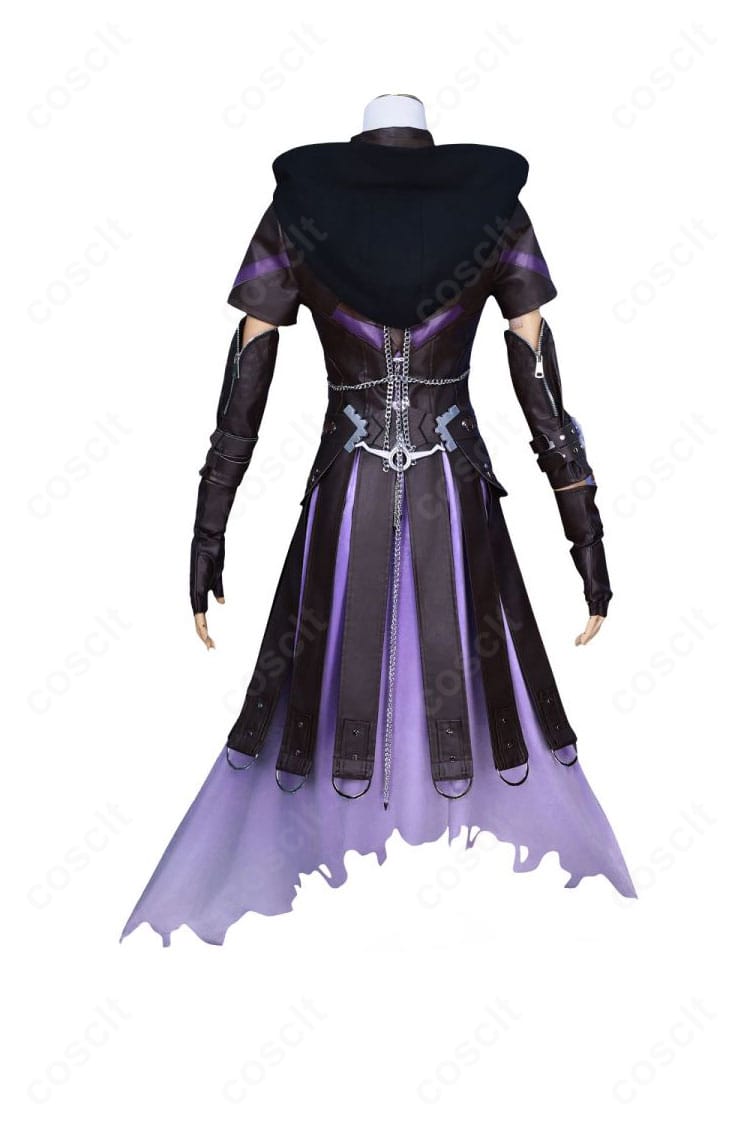 恋と深空「闇夜の潜行」戦闘服の背面全体。刺繍や背面パネルのディテール、シルエットの落ち感を確認できるコスプレ衣装。