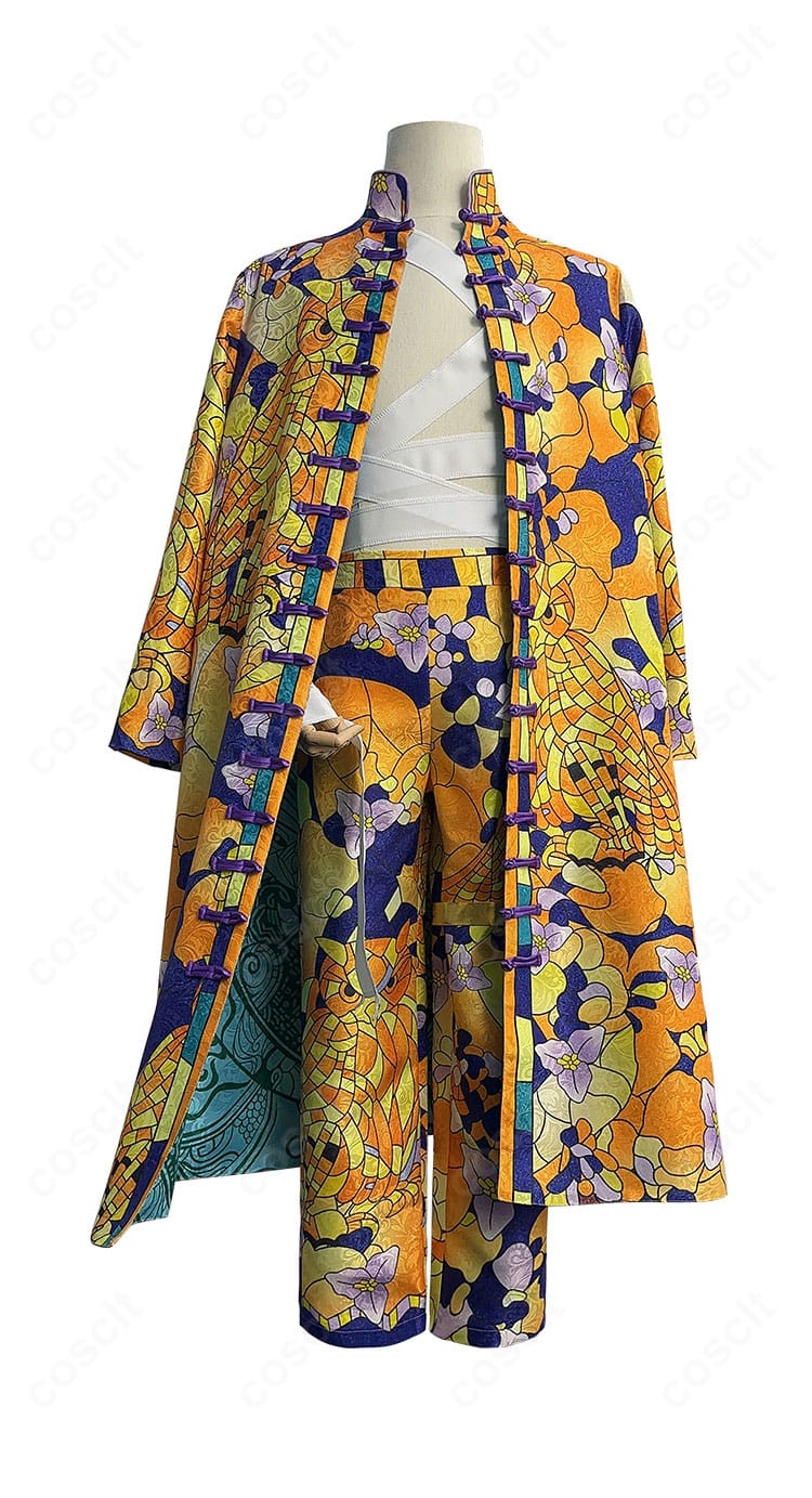 三ツ谷隆 コスプレ衣装の正面全身。刺繍と前立てのディテール、強いコントラスト配色がわかる画像。