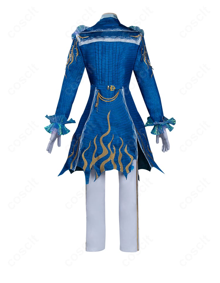 肩と袖の装飾アップ。立体パーツと縫製ステッチが映える精緻なディテール