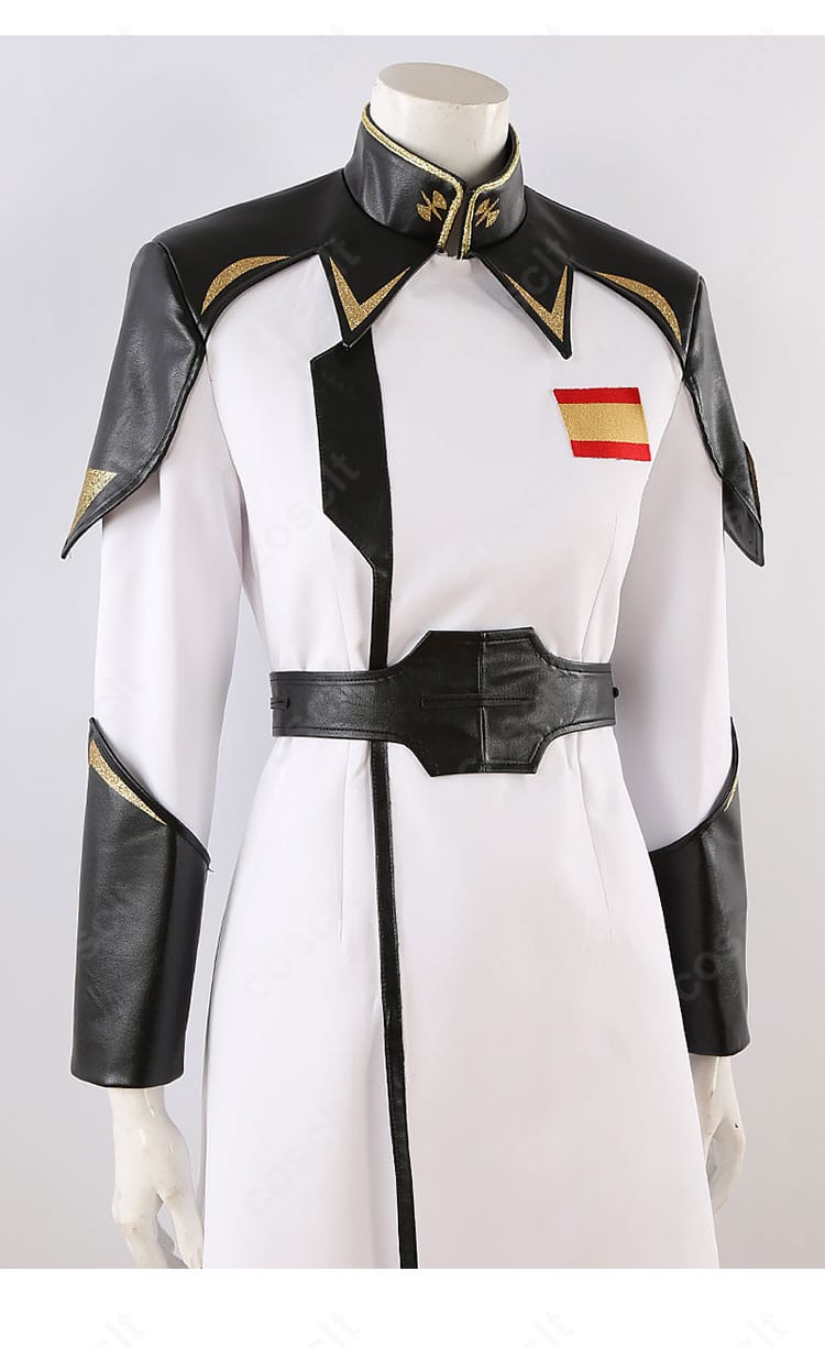 イザーク・ジュール 制服の装飾アップ。胸元バッジと刺繍ディテールの質感が分かる