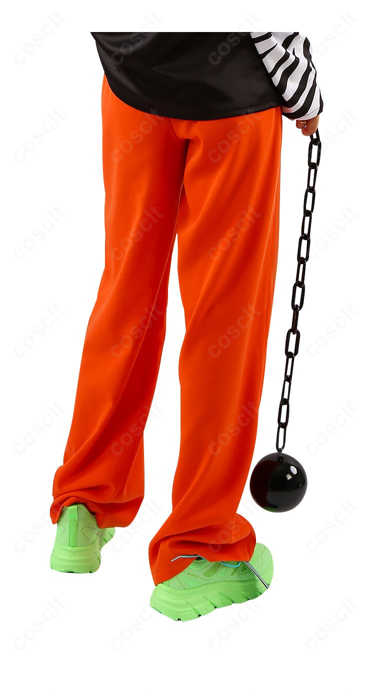 本橋依央利 コスプレ衣装の後ろ姿と縫製ディテールが分かる画像