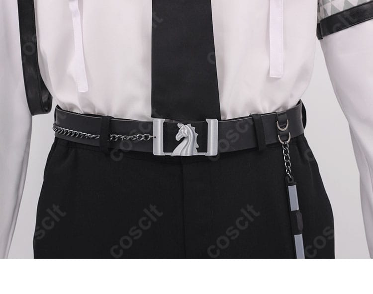 腰ベルトの装飾アップ。調整幅が広くフィット感を高める実用的アクセント。