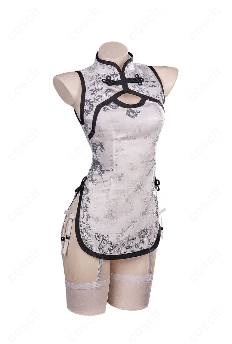 春日野穹 チャイナドレス コスプレの正面全体。花柄刺繍と美シルエットを高再現したデザイン