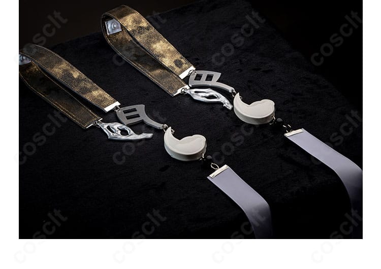 背飾りのディテール。レイヤー構成と重なりによる立体感。