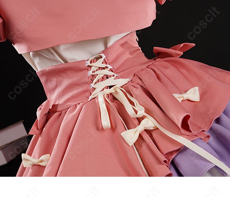 リリー・バリエル衣装の背面リボンと装飾ディテール