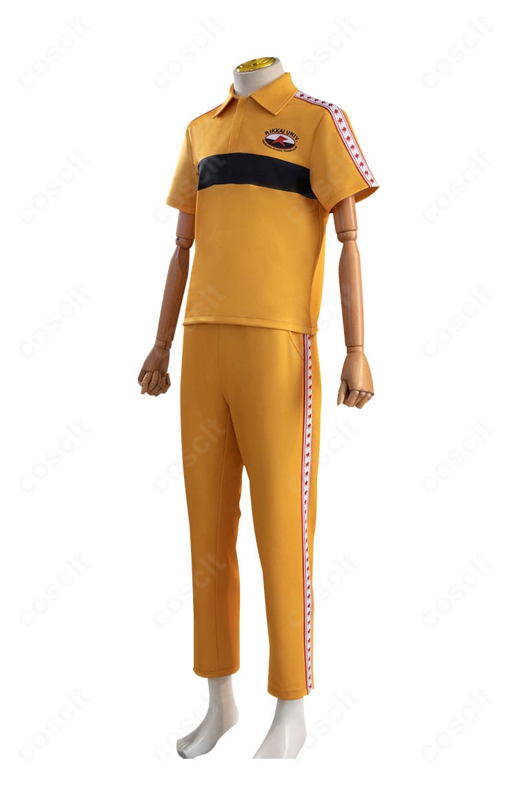 短袖トップスの袖周りと側面のカッティング詳細