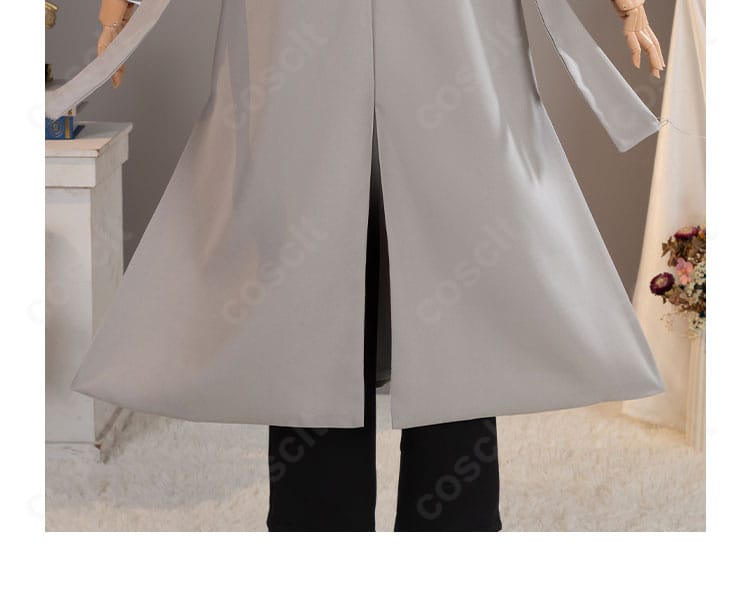 太宰治コスプレ衣装の裾装飾ディテール。コート端のステッチと仕上げが分かる拡大。