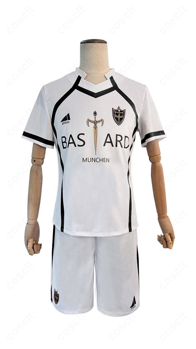 アレクシス・ネスのコスプレ用ユニフォーム前面。トップスと半ズボンのシルエットを忠実に再現したフロント全体像。