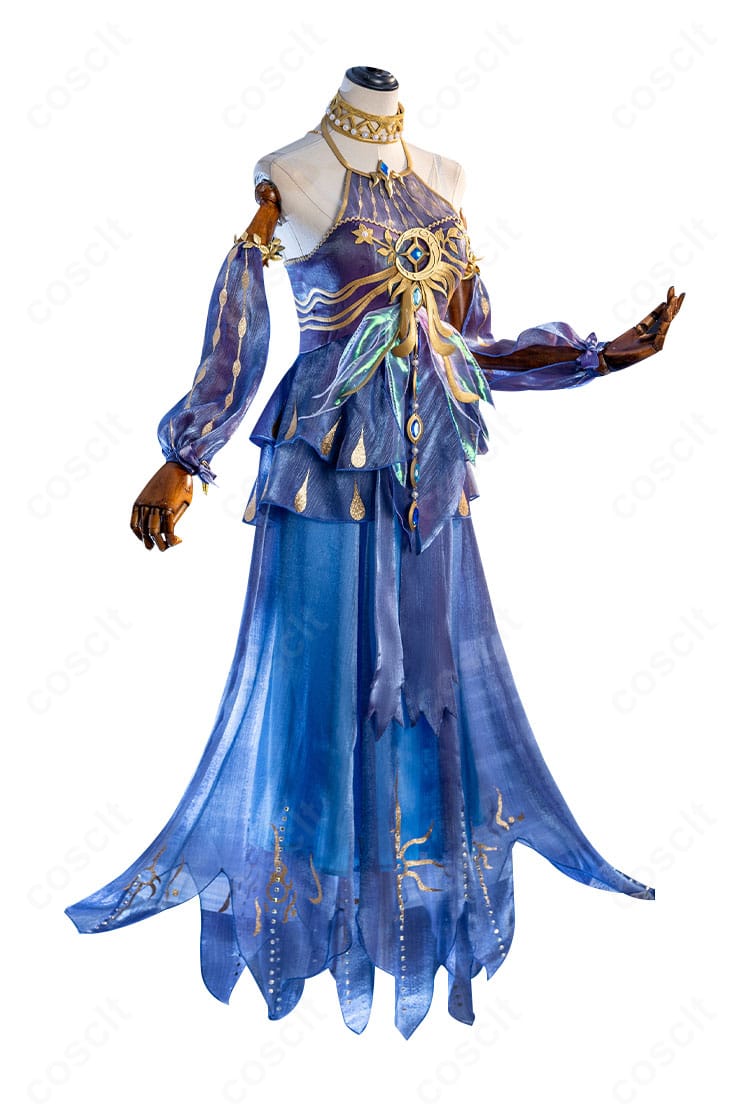 側面アングルで確認できる袖・腰回りの装飾と立体的なラインのディテール