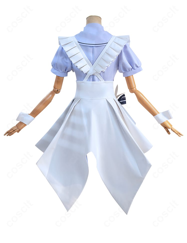 香風智乃コスプレ後ろ姿。背面のリボンワークとスカートの広がりを丁寧に再現。