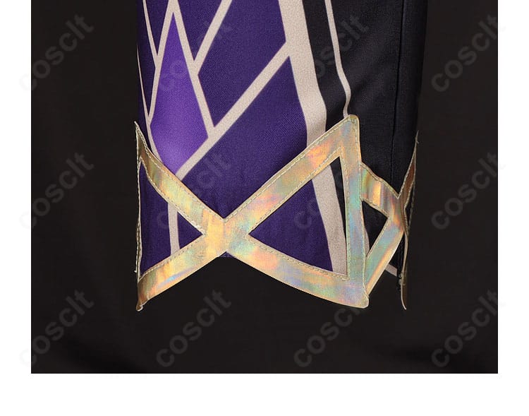 背部の羽翼装飾アップ。軽量素材でボリュームを出し、幻想的な印象。