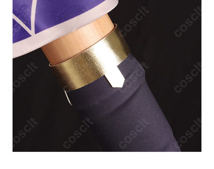 袖口の装飾ディテール。縁取りと刺繍のコントラストで手元が映えます。